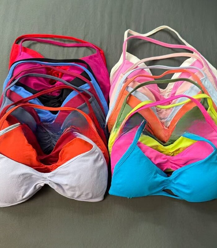 Seamless High Elastic Halter Neck Yoga Sports Bra and Pants Set