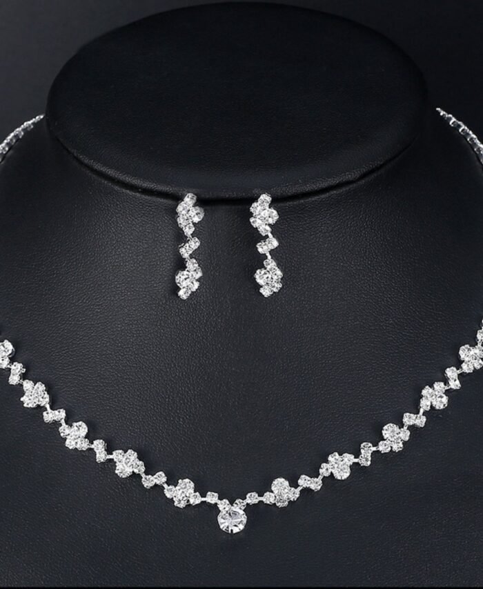 Rhinestone Geometric Pendant Necklace and Earrings Jewelry Set for Women Bridal Light Luxury